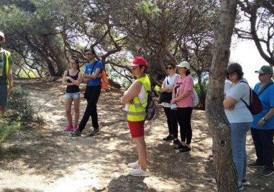 Jornada de voluntariado ambiental en el entorno de la playa de la Savinosa de Tarragona...