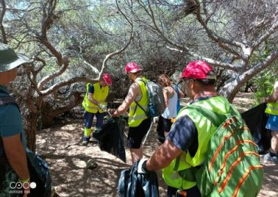 Jornada de voluntariado ambiental en los Morrots de la Savinosa...