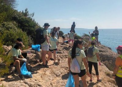 Jornada de voluntariado ambiental en los Morrots de la Savinosa...