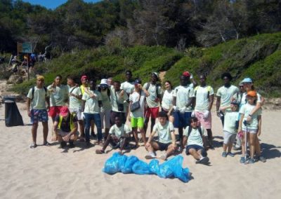 Jornada de voluntariado ambiental en los Morrots de la Savinosa...